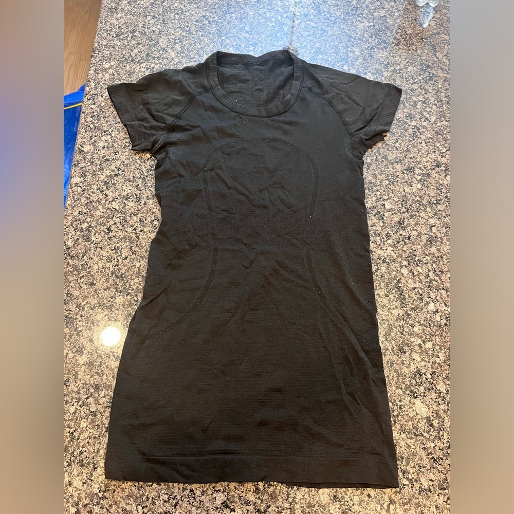 Swiftly Tech Short Sleeve Black Size 4